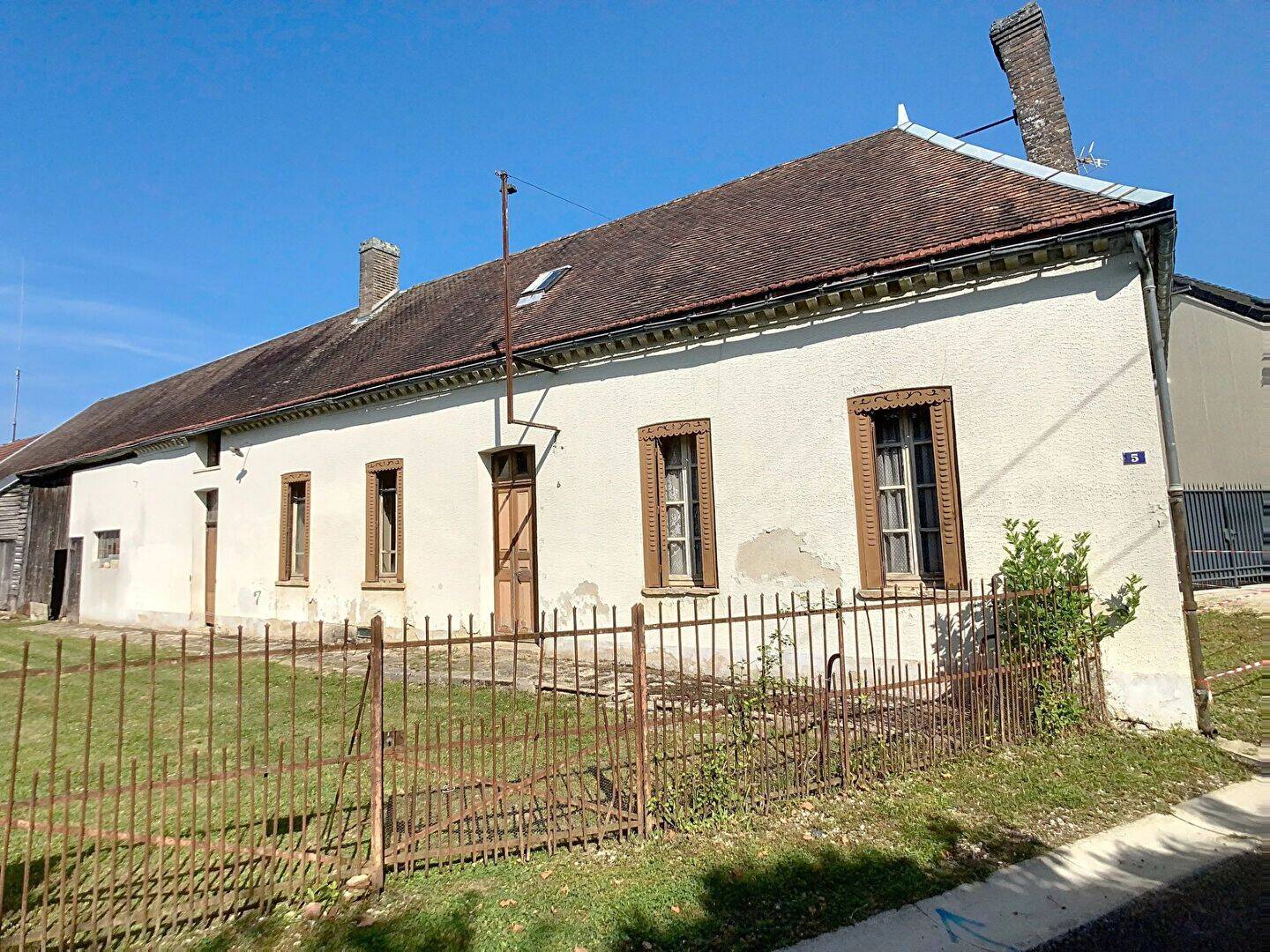 Maison 3 pièces 63 m² · à Aix-Villemaur-Pâlis · 62,7 m² · 49 000 €