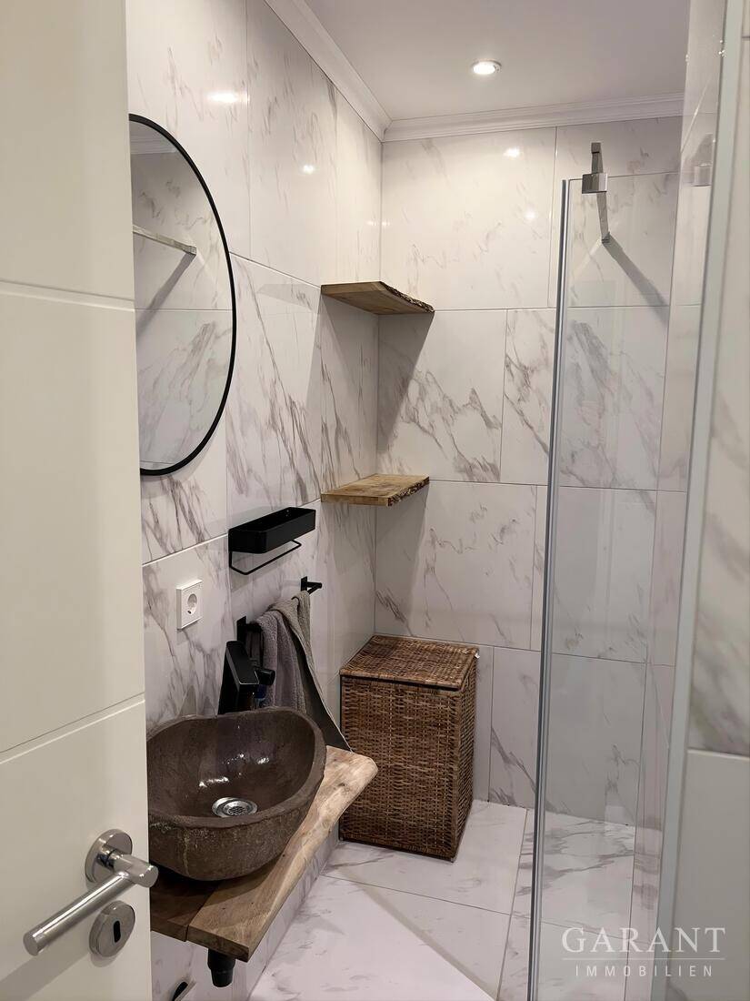 Stilvolle 2 Zimmer-Wohnung mit Balkon, TG-Stellplatz und Schwimmbad in Top-Lage - München Perlach – München – Vorschaubild 6