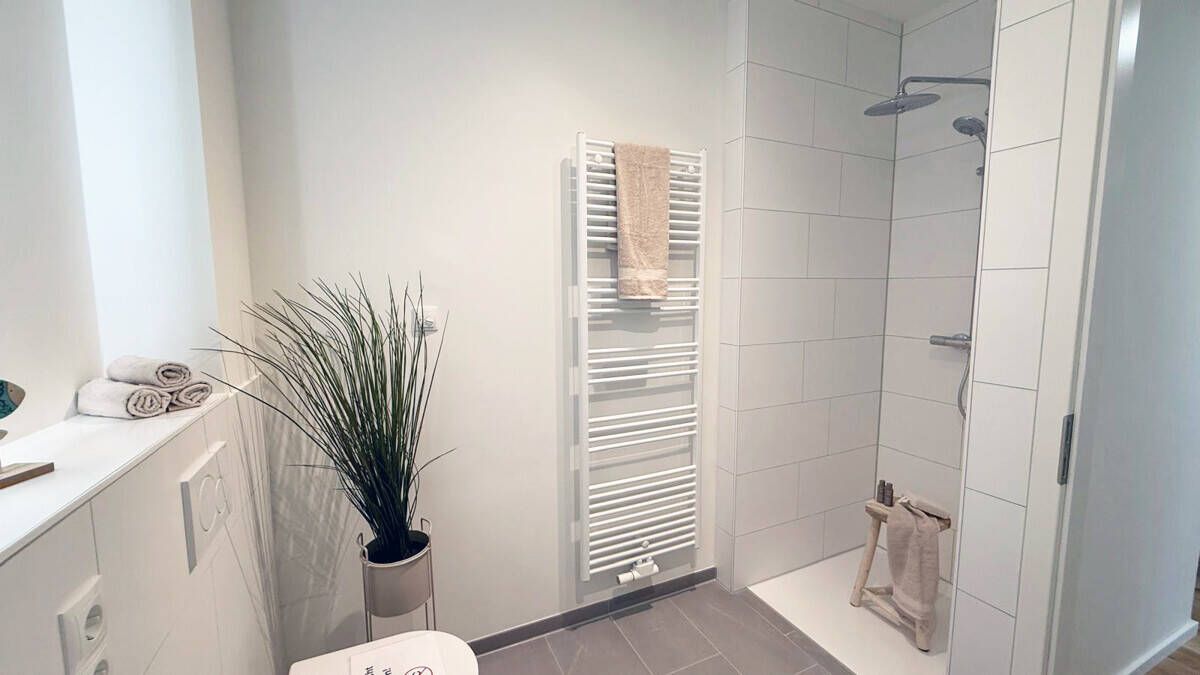 Südloggia & großzügiger Wohnbereich - lichtdurchflutete 3-Zimmer-Wohnung mit modernem Komfort – Hamburg – Vorschaubild 9
