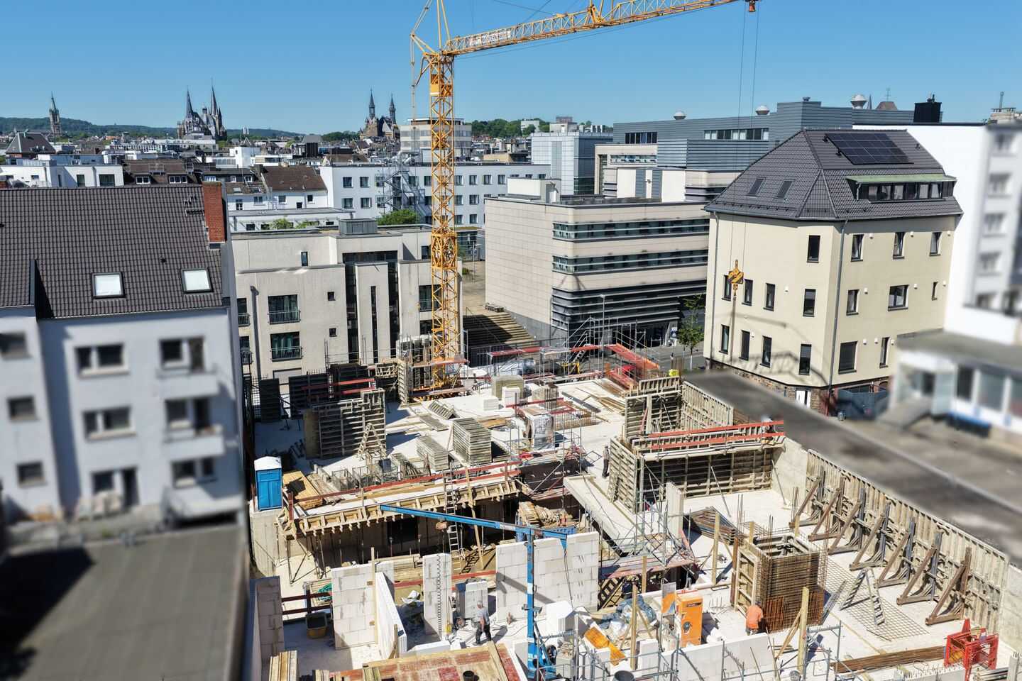 Erstklassige Architektur trifft urbanen Lifestyle: Ihre barrierefreie 3-Zimmer-Oase im Herzen Aachens – Aachen – Vorschaubild 3