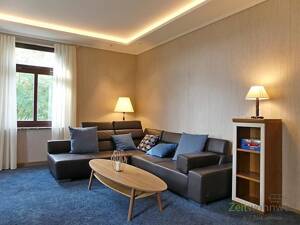 (EF0628_M) Dresden: Briesnitz, luxuriöse Villenwohnung mit Wintergarten, WLAN, 2x WC, Gartenmitnutzung – 1157 Dresden – Vorschaubild 2