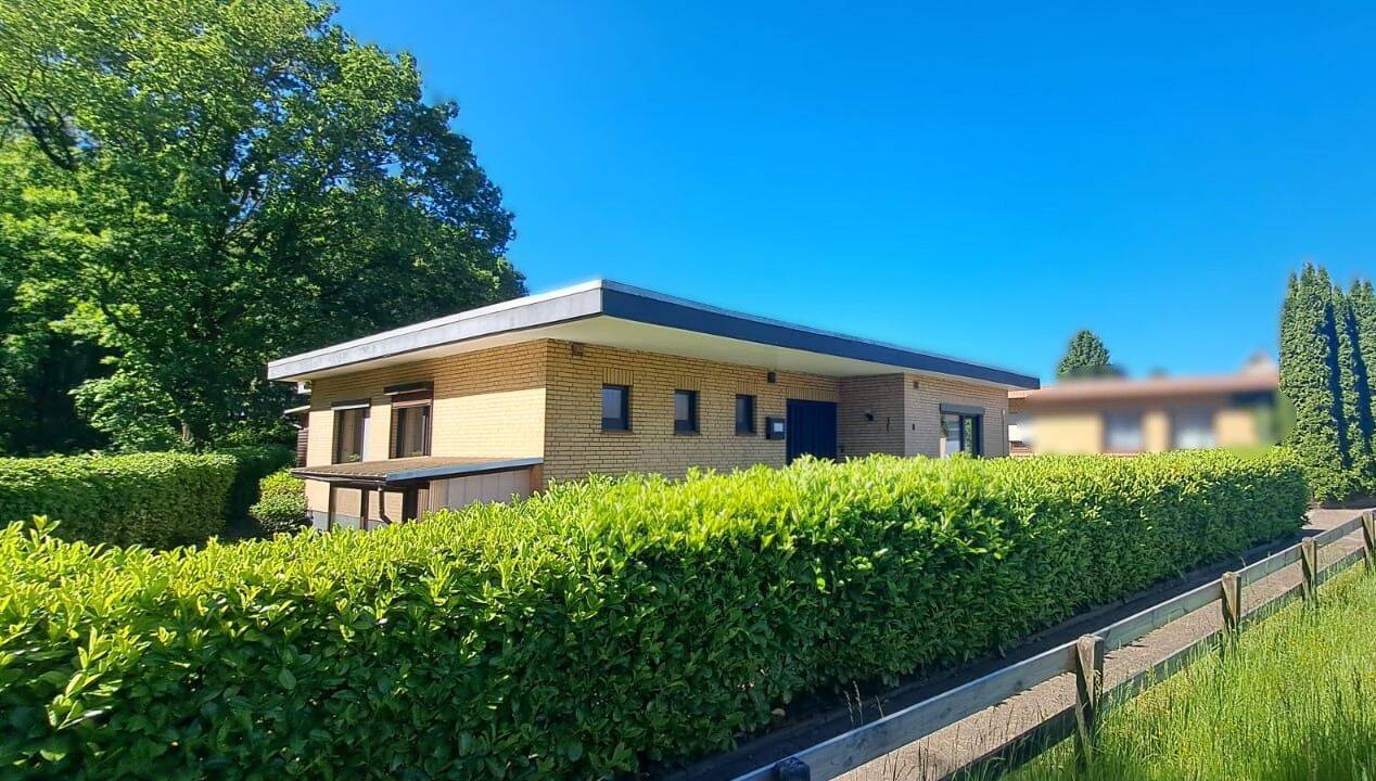 *** Provisionsfrei *** schönes Domizil in Stade für die größere Familie ... – Stade – Bild 1 von 9
