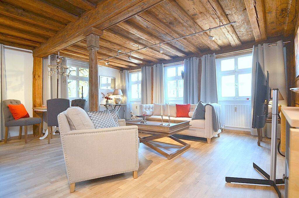 Hochwertig möblierte, besondere 2-Zimmer-Wohnung mit WLAN in der Innenstadt
