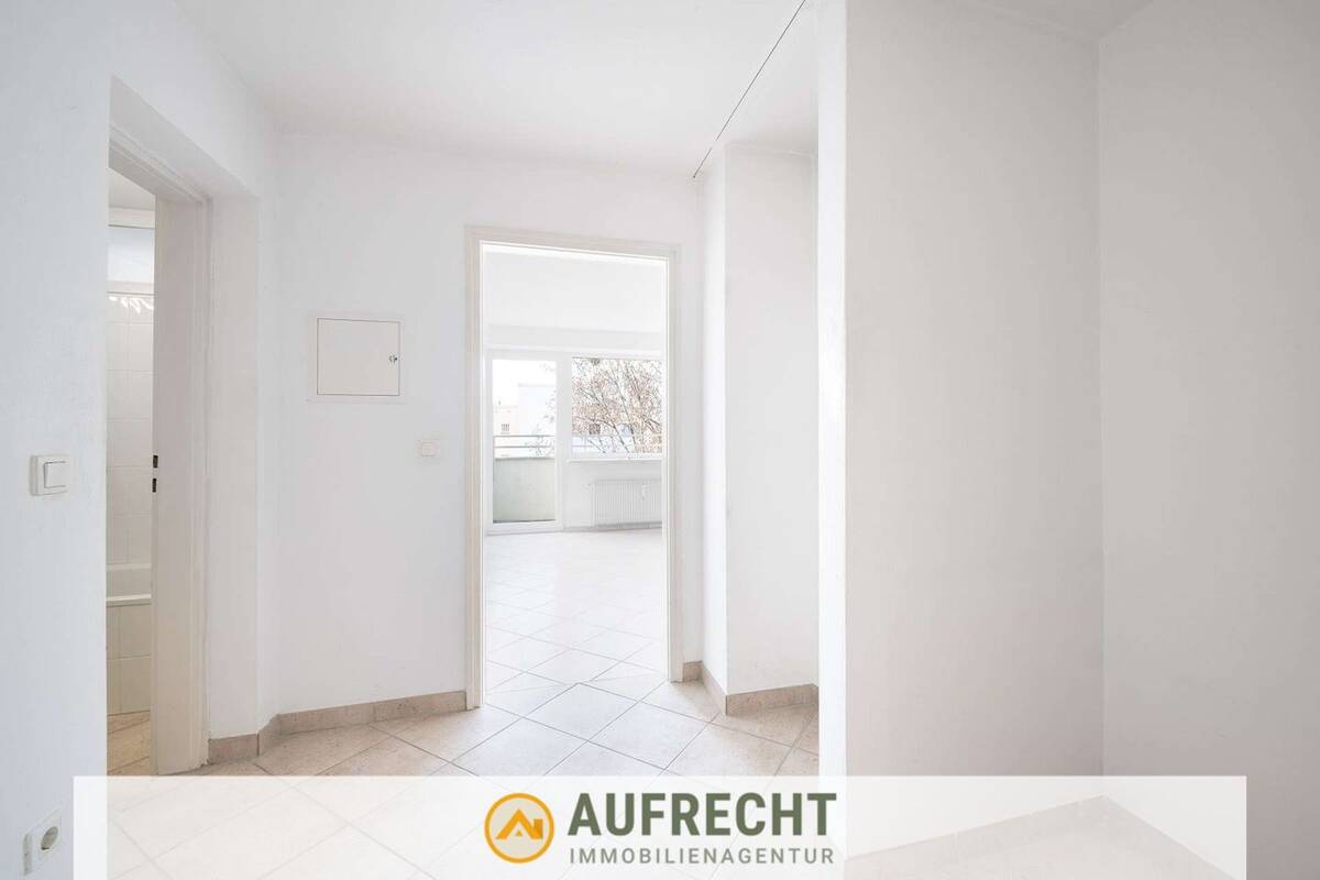 AUFRECHT °Hoch hinaus wohnen° - Gemütliches 1-Zi.-Apartment mit Balkon – 80995 München – Bild 1 von 9