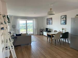 2 Zi. Wohnung incl. Einbauküche+Balkon, 1. 0G, Aufzug – 94513 Schönberg – Vorschaubild 2