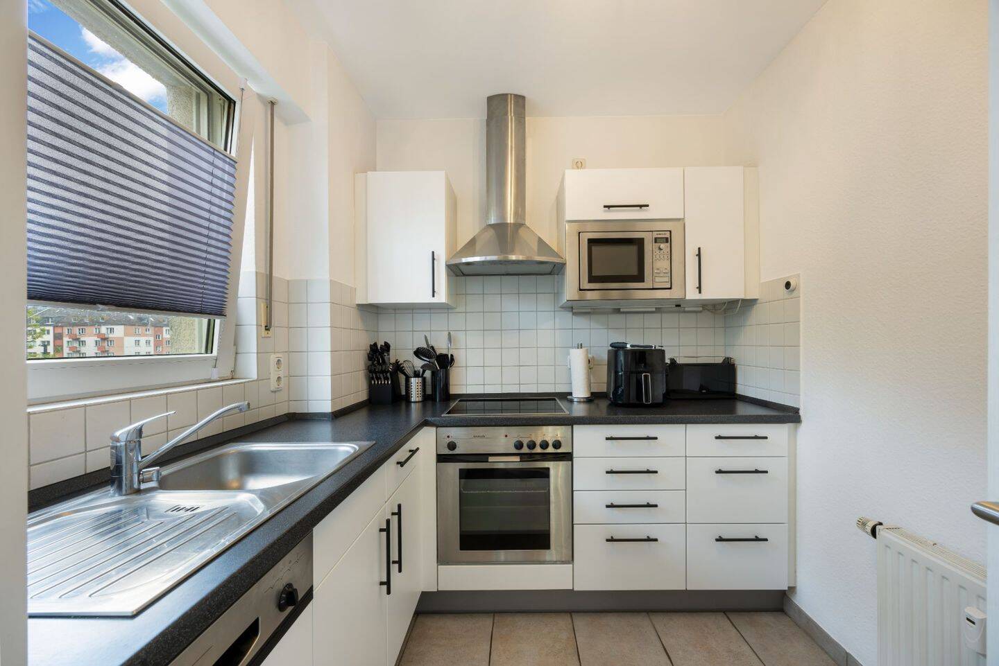 Am Florapark Düsseldorf: Lichtdurchflutete 2 Zimmer Wohnung mit Balkon und Blick ins Grüne – Düsseldorf – Vorschaubild 6