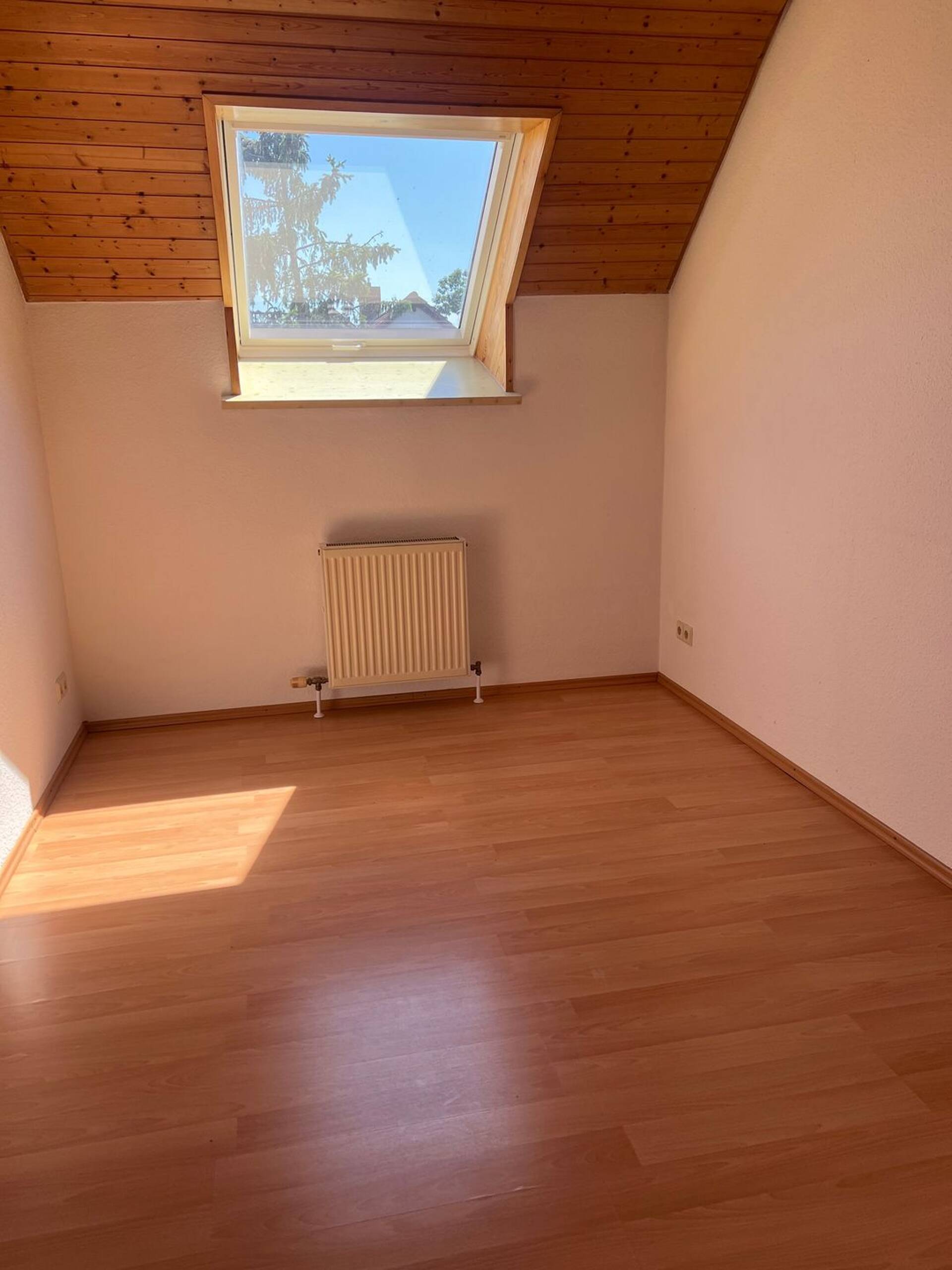 Dachgeschosswohnung in 76756 Bellheim mit 64 m² kaufen
