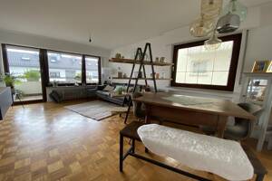 Helle 2-Zimmer-Wohnung mit Balkon und Stellplatz – 70439 Stuttgart – Vorschaubild 2