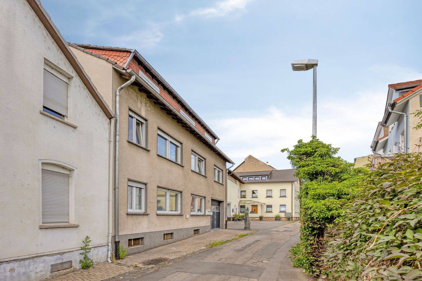 Modernisiertes und voll vermietetes Mehrfamilienhaus in guter Wohnlage von Neuwied – Neuwied – Vorschaubild 2