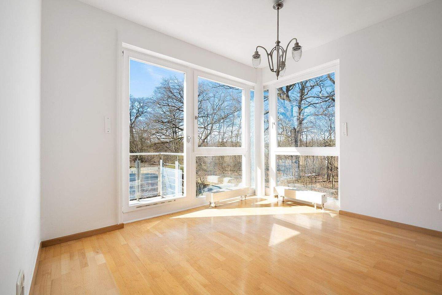 Gepflegte Drei-Zimmer Wohnung in absolut ruhiger Lage in Alt-Solln – München – Vorschaubild 4