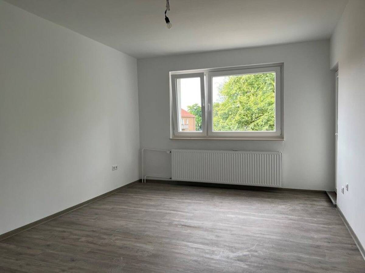 Renovierte 2-Zimmer-Wohnung – 28325 Bremen – Bild 1 von 7