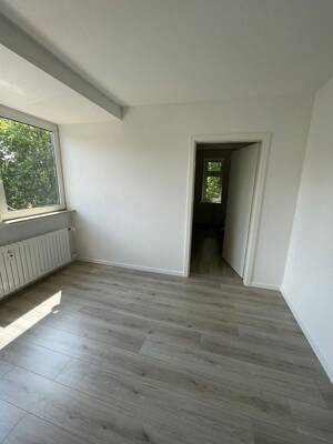 Sommer Special " 2 NKM frei bei Anmietung " 3 Zimmer Wohnung zu vermieten