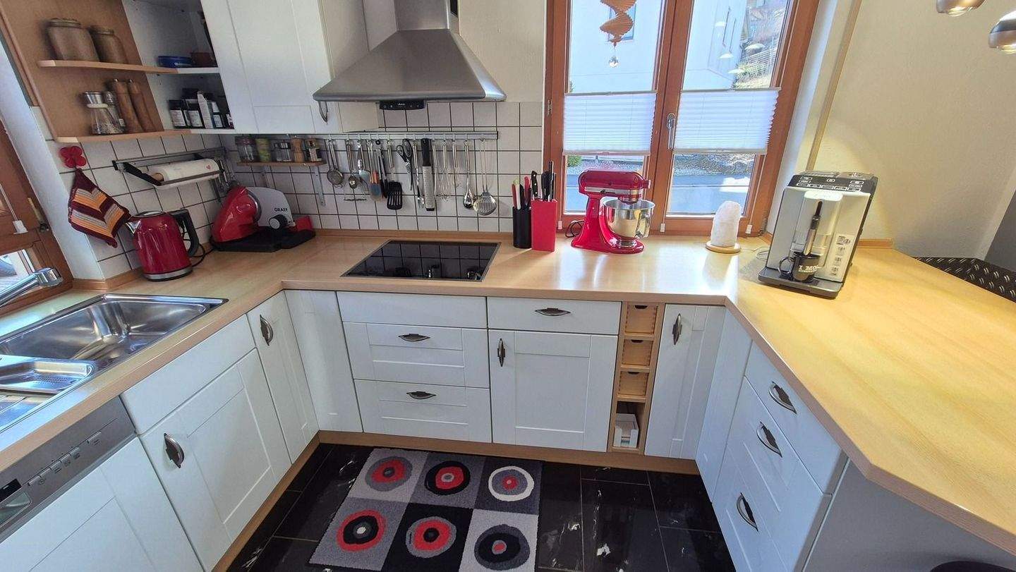 Einfamilienhaus mit Einliegerwohnung, neuem Bad und PV-Anlage in Top-Zustand – Burglauer – Vorschaubild 5