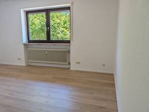 Sonnige 5-Zimmer-Wohnung mit traumhaftem Fernblick – 90513 Zirndorf – Vorschaubild 8