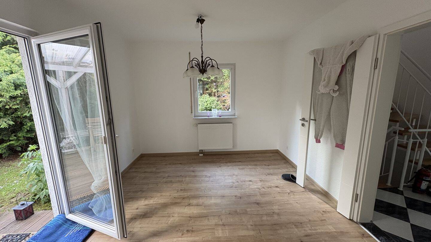 Einfamilienhaus mit Wintergarten, großem Garten und modernisiertem Wohnkomfort – Jena – Vorschaubild 4