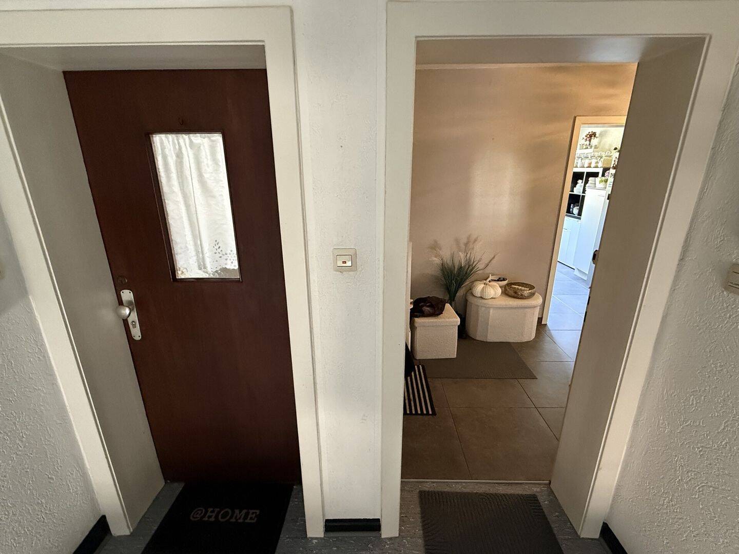 Charmante 3-Zimmer-Dachgeschosswohnung mit moderner Ausstattung in Wuppertal – Wuppertal – Vorschaubild 2
