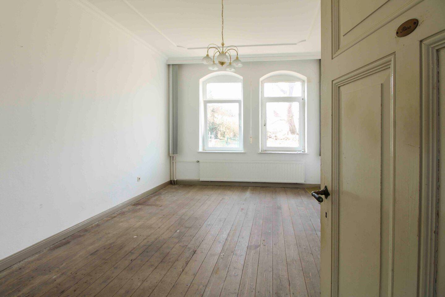 Repräsentatives Bauernhaus mit Sanierungsbedarf in Familienfreundlicher Lage – Bad Nenndorf – Vorschaubild 3
