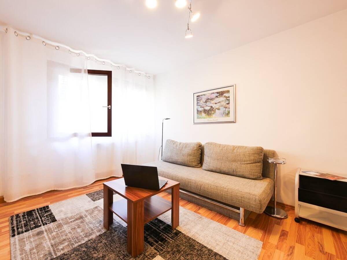 ruhige 2-Zimmer-Wohnung in Stuttgart-Münster - WOHNEN AUF ZEIT _ – 70376 Stuttgart – Bild 1 von 8