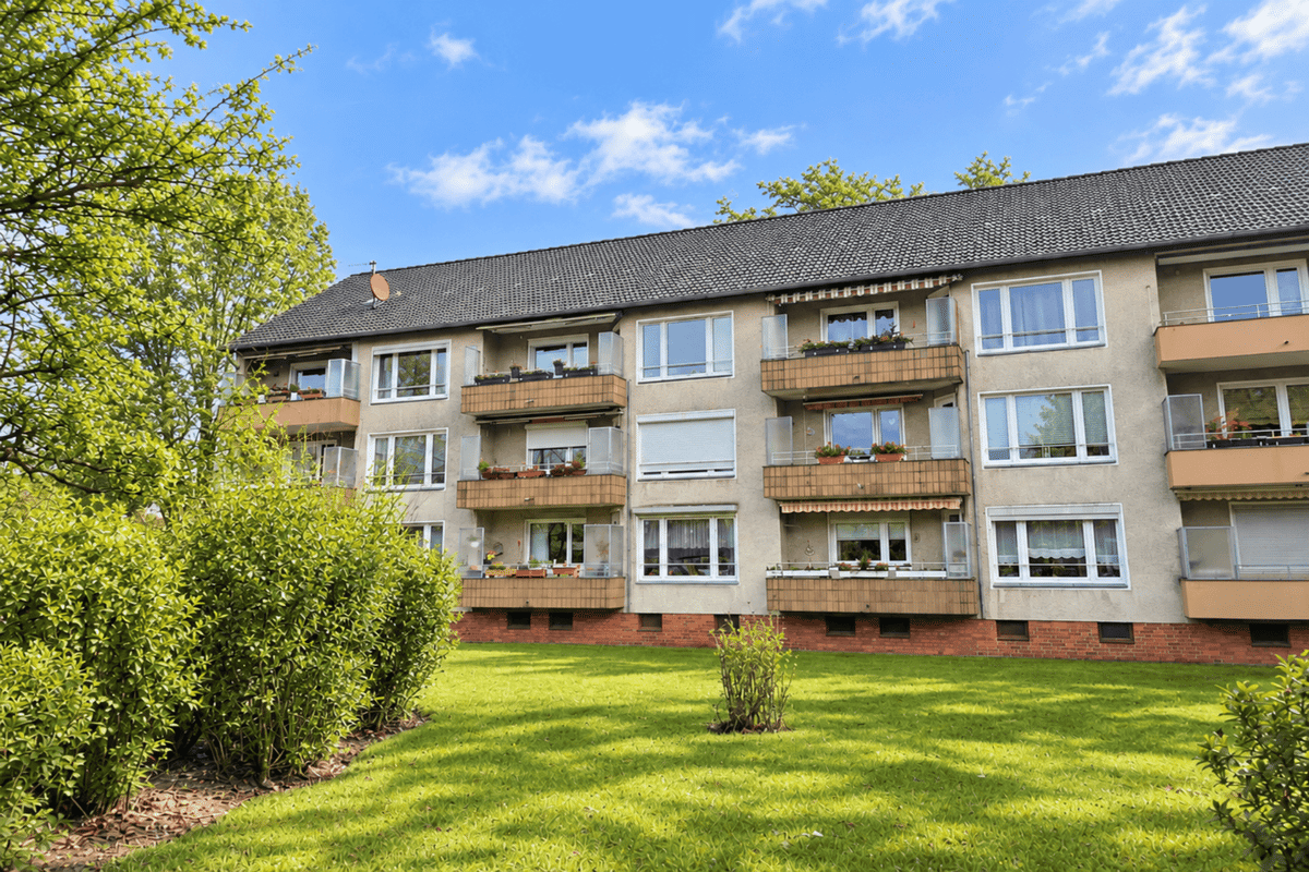 Handwerker-Chance in ruhiger Lage: Großzügige 3-Zimmer-Wohnung mit Gestaltungspotenzial (Erbpacht) – 23556 Lübeck – Bild 1 von 9