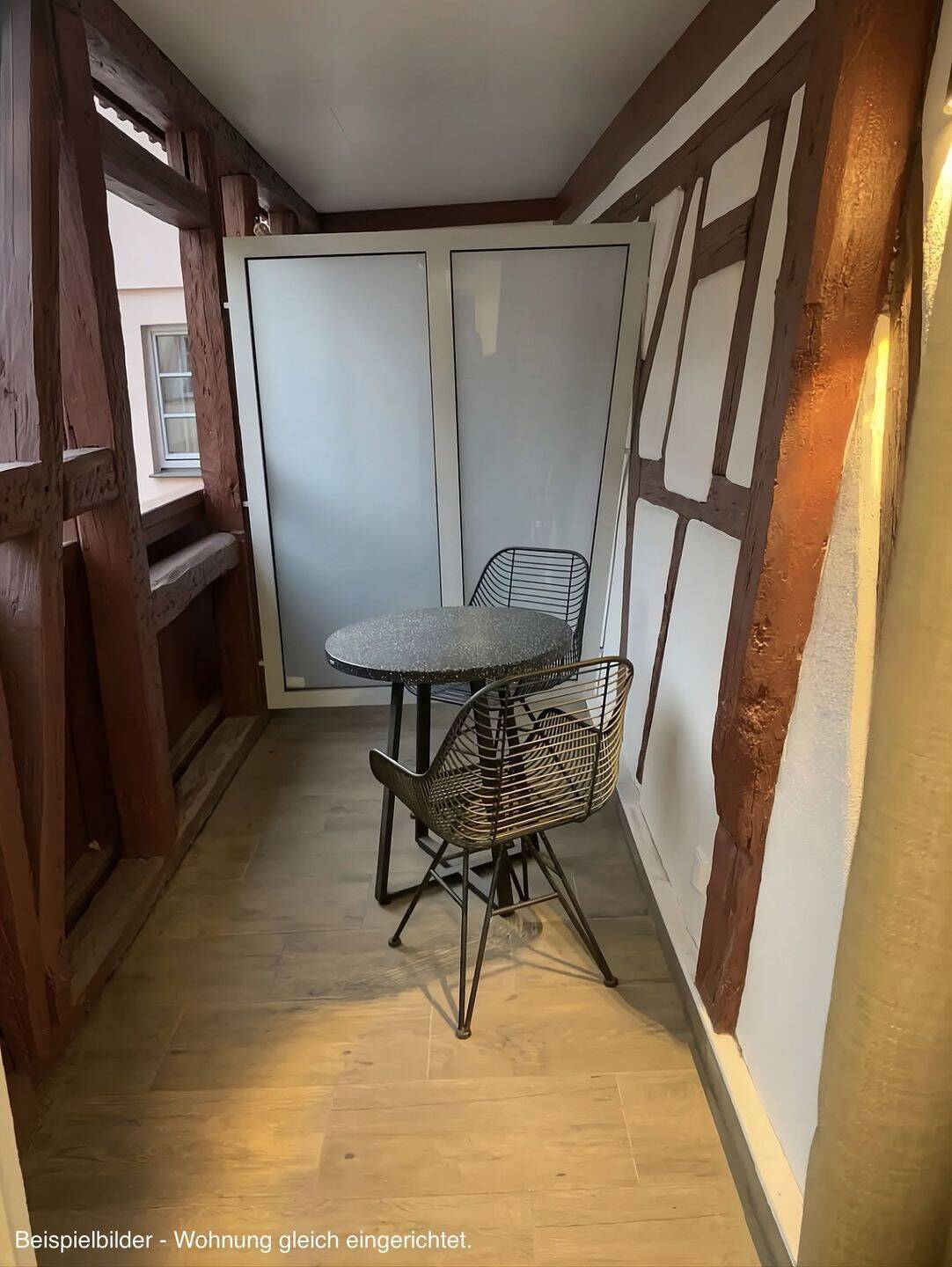 Stilvoll möblierte Altbauperle mit Balkon direkt am Weinmarkt – Nürnberg – Vorschaubild 8