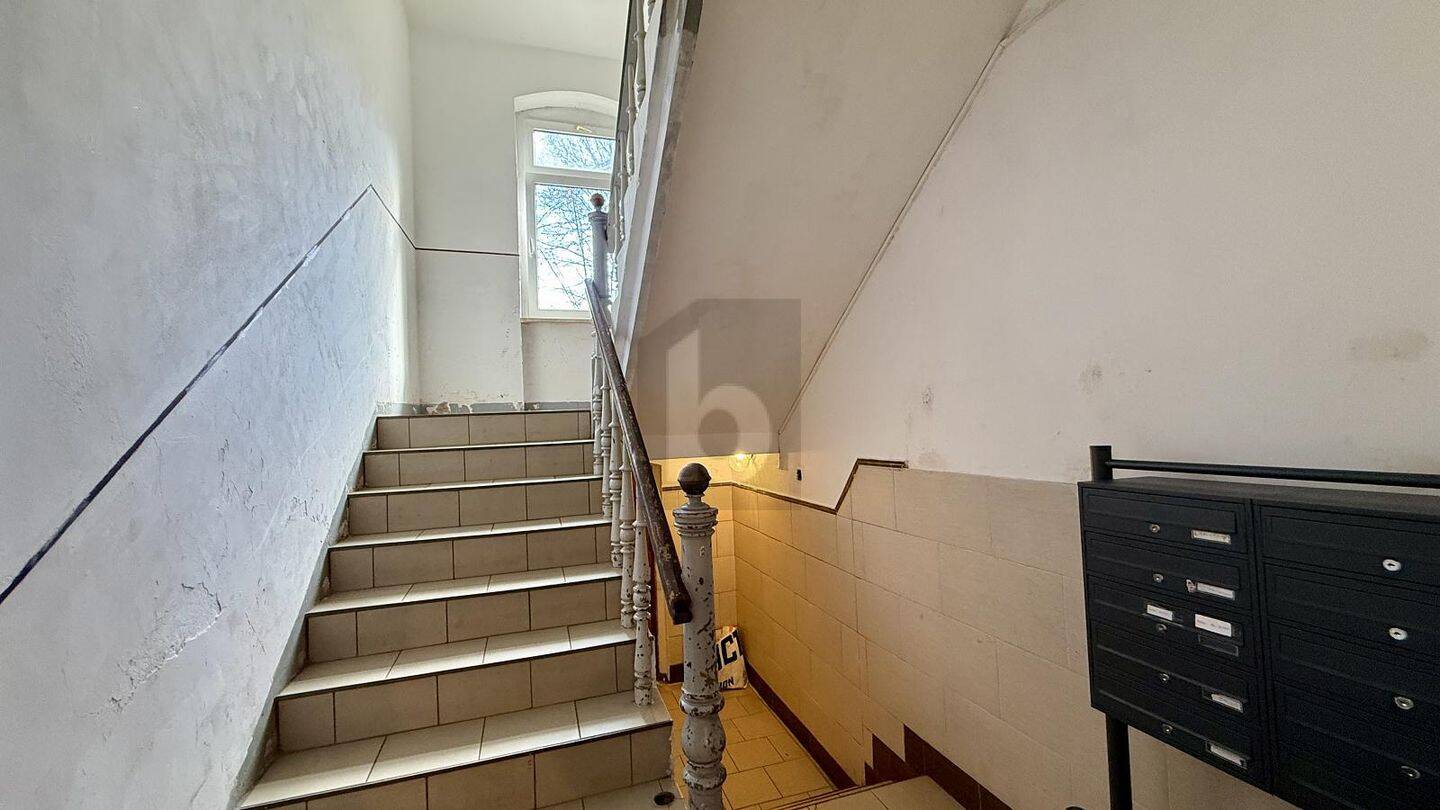 LUKRATIV IN BESTLAGE MIT VIEL ENTWICKLUNGSPOTENZIAL – Erfurt – Vorschaubild 2
