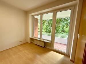 Helle & mietfreie 1 Zi.-ETW mit Blick ins Grüne, Südbalkon und PKW-Stellplatz – 23558 Lübeck – Vorschaubild 4