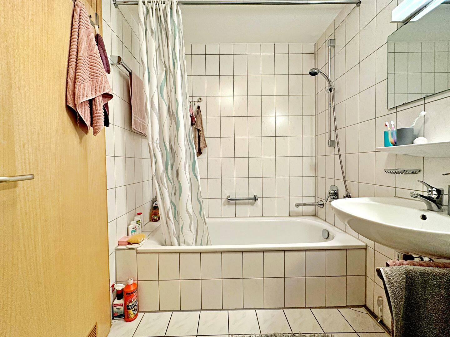 CITYLIFE MIT KOMFORT - Helle 3Z-Wohnung mit EBK, Tiefgarage & 2 Sonnenbalkonen – Stuttgart – Vorschaubild 9