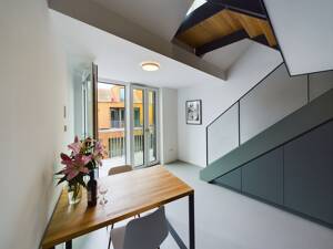 Möblierte & zentrale all-inclusive Maisonette mit Balkon | Maisonette Prime