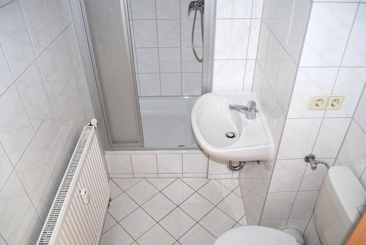 2-Raum-Wohnung mit Aufzug und Bad mit Dusche, frisch saniert – Leipzig – Vorschaubild 4