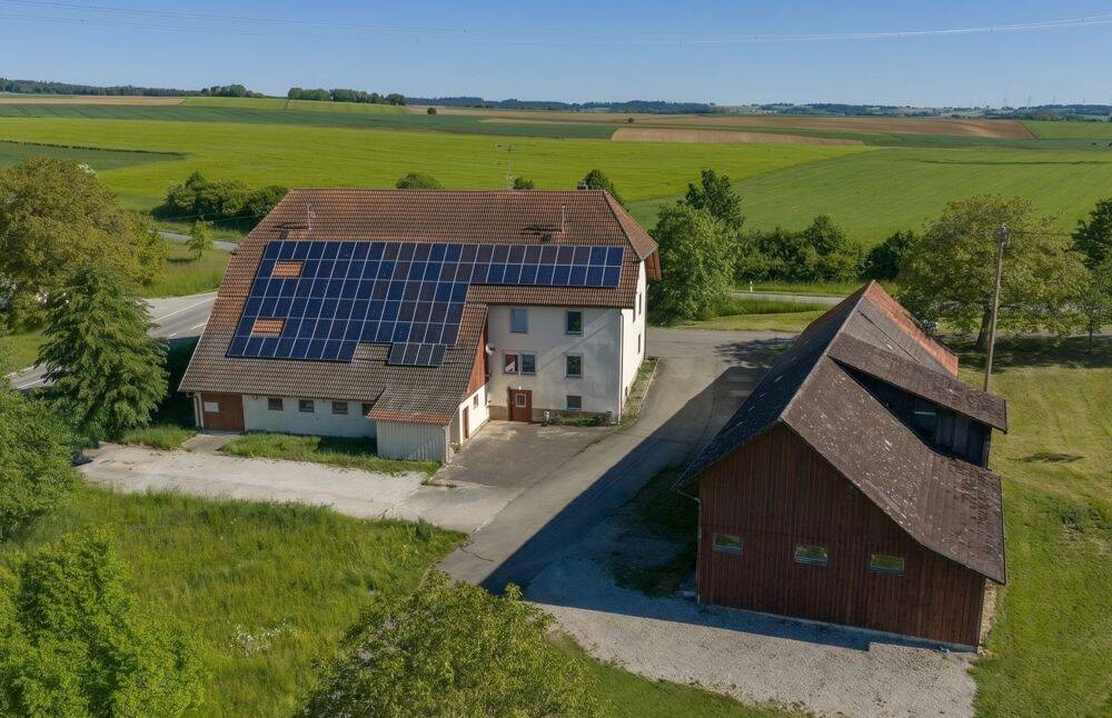 Viel Platz für Ideen: Bauernhaus mit Scheune & Schuppen an der Panoramastraße – Stühlingen – Vorschaubild 2