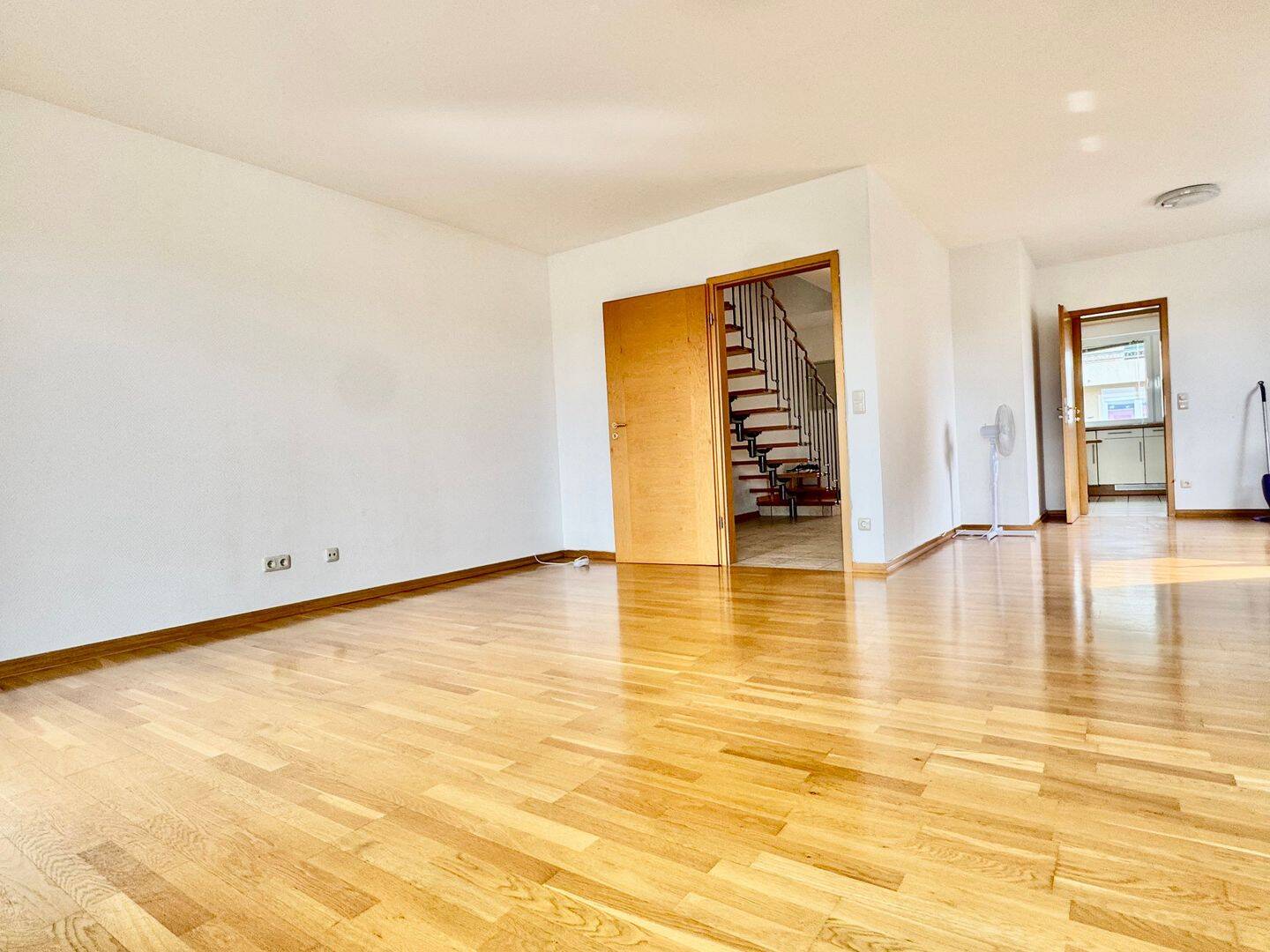 Außergewöhnliche Immobilie 5 ZKB mit Terrasse und Balkon in zentraler Lage in Bitburg! – Bitburg – Vorschaubild 7