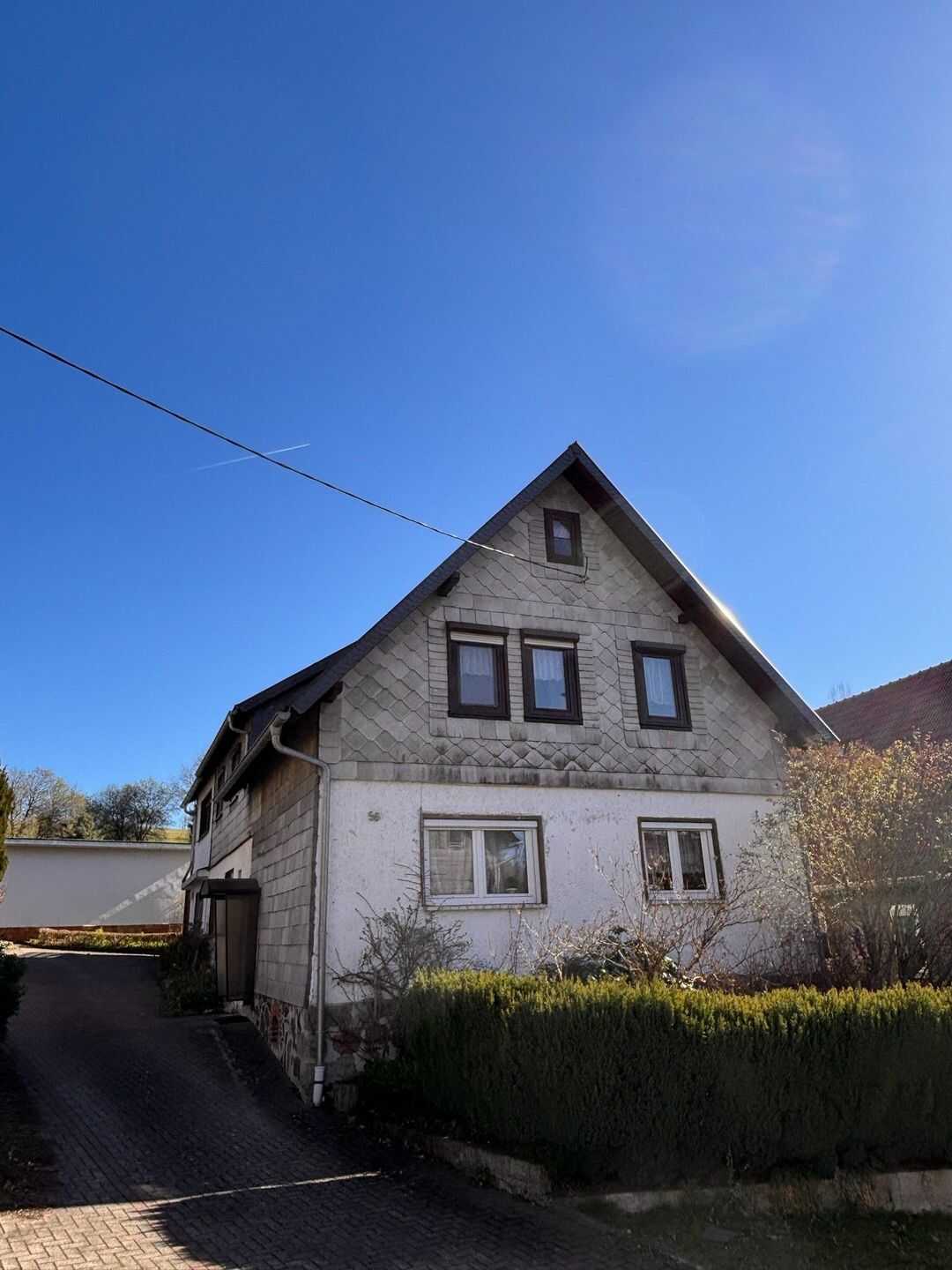 Großes Zweifamilienhaus (195qm), 3 Garagen & Garten – Eisfeld – Vorschaubild 4