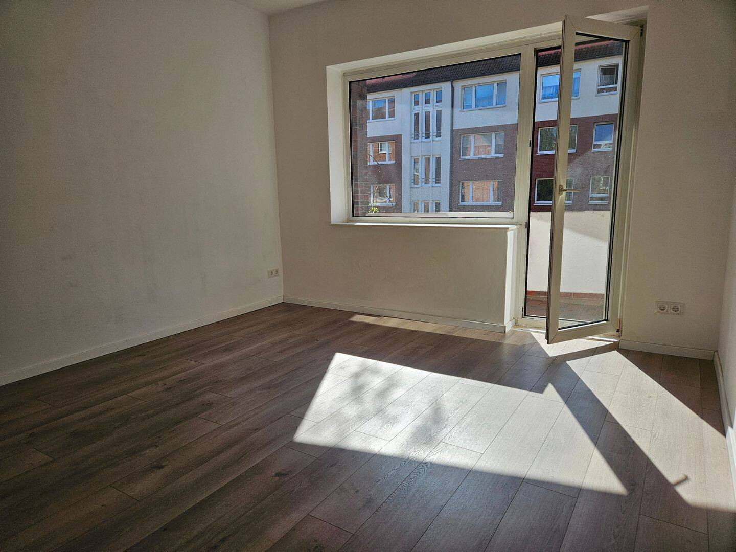 Kurzfristiger Bezug oder Vermietung wäre mgl. - renovierte 2 Zimmer - Wohnung in Eilbek – Hamburg – Bild 1 von 8