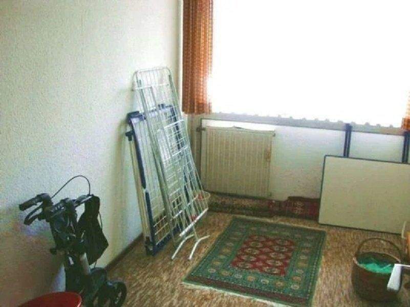 Renditeobjekt aus Eigenbestand, Provision frei; vermietete 4-Zimmer-Eigentumswohnung mit gr. Loggia, Garage, Pkw-Stplz in Köln-Ostheim – Köln – Vorschaubild 6