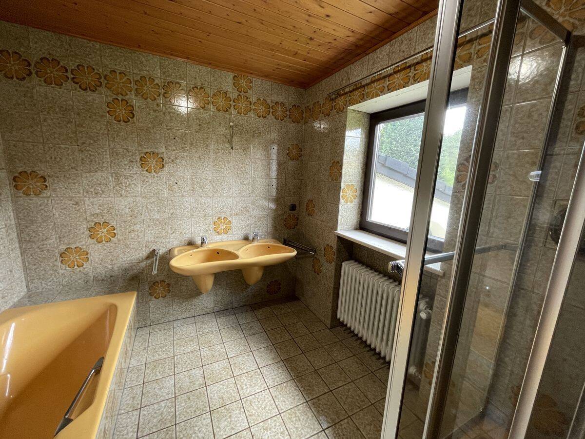 Einfamilienhaus in ruhiger Lage mit Terrasse und Balkon! – Pleystein – Vorschaubild 9