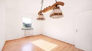 Gut geschnittene 3-Zimmer-Wohnung mit Balkon und Stellplatz (optional) auf der Fürther Hardhöhe – 90766 Fürth – Vorschaubild 5