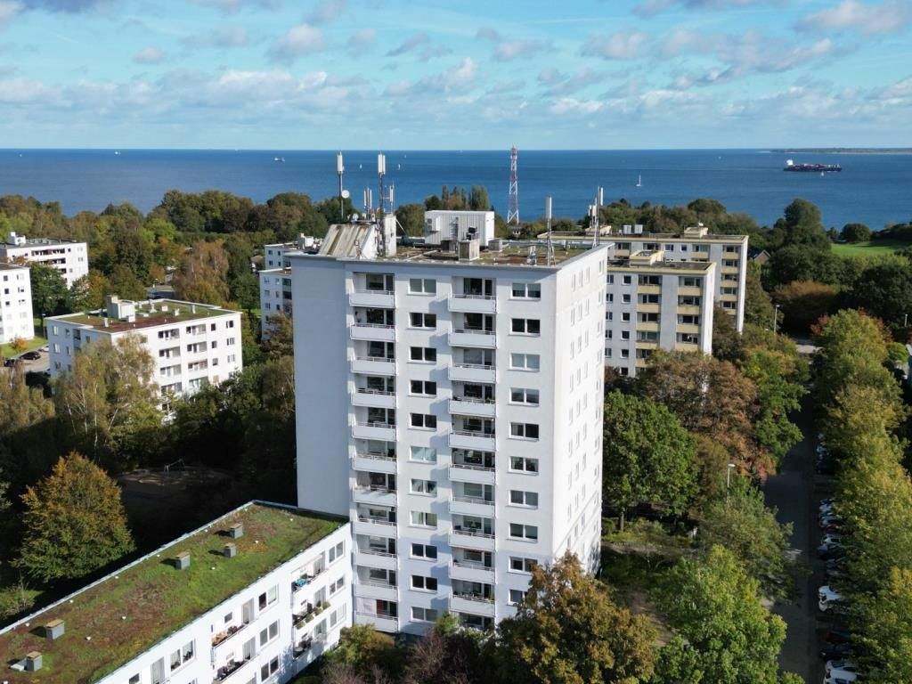 Freie Wohnung im Hochparterre mit Renovierungs- und Modernisierungsbedarf in Schilksee