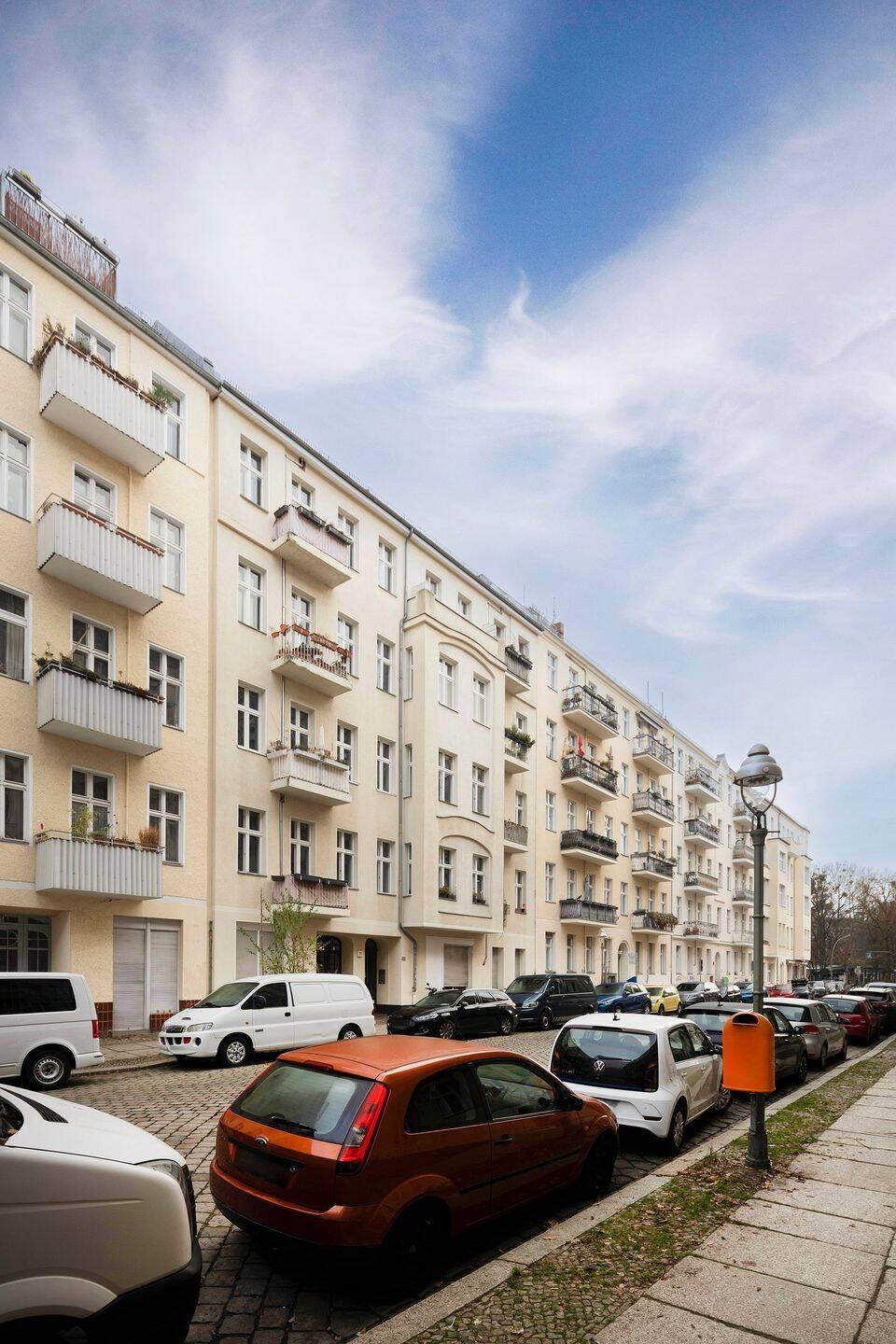 Gemütliche 2-Zimmer-Altbauwohnung im belebten Graefekiez in Kreuzberg - mit Eigennutzoption! – Berlin – Bild 1 von 9