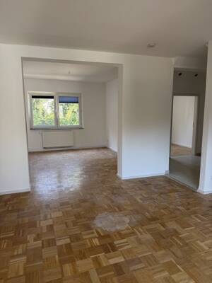 Schöne 3 Zimmer Wohnung mit kleinem Balkon u. Küche in Duisburgs bevorzugter Lage am Springwall – 47051 Duisburg – Vorschaubild 2