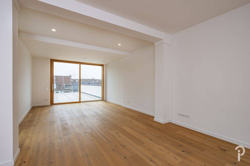 Repräsentative, hochwertige 3 Zimmer-Wohnung mit großer Dachterrasse im Herzen Düsseldorfs. – Düsseldorf – Vorschaubild 7