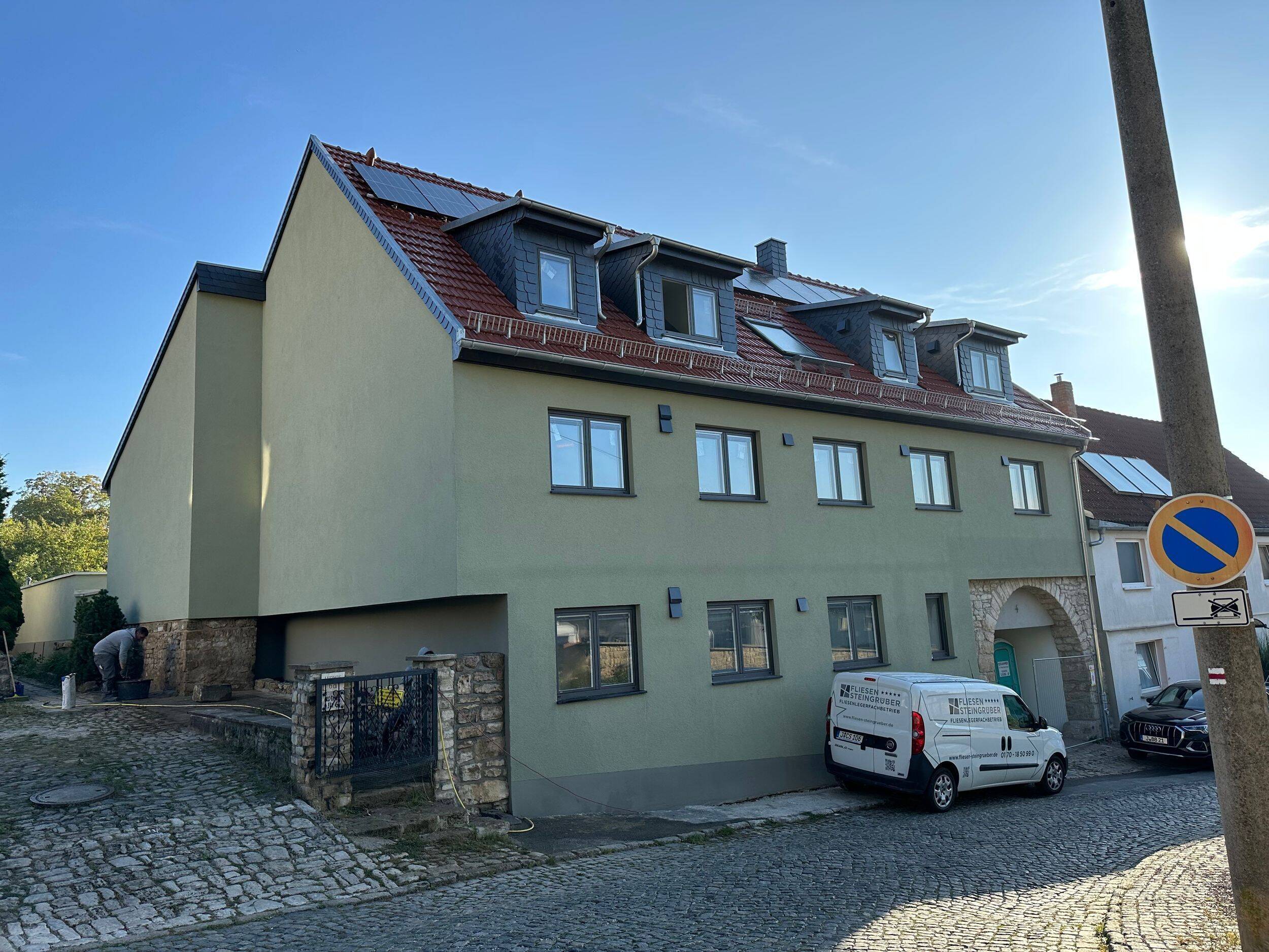 Helle 2-Raum-Wohnung mit Balkon und moderner Einbauküche