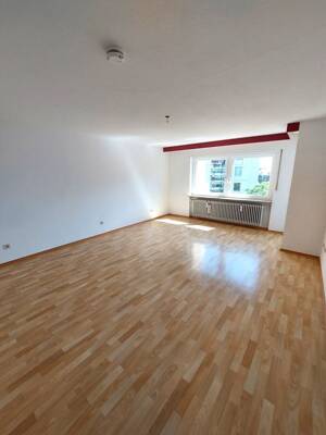 Top gepflegte und große 1-Zimmer-Wohnung mit Balkon, Aufzug, Barrierefrei – 90763 Fürth – Vorschaubild 3