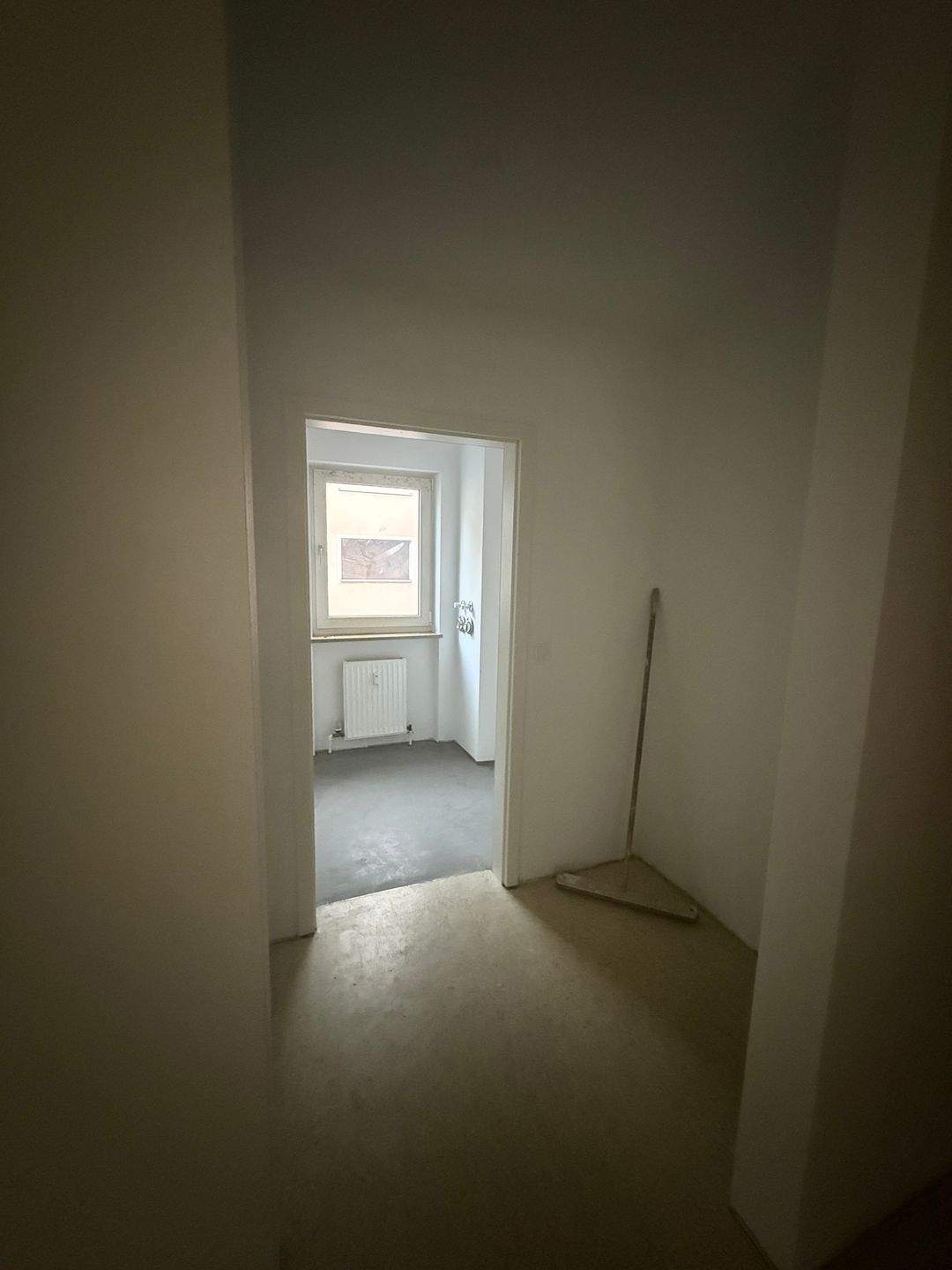 zentrale 2 Zimmerwohnung - bitte Bewerbungsbogen ausfüllen – Nürnberg – Vorschaubild 4