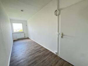 Geräumige Familienwohnung mit Balkon in Zwickau, Neuplanitz – 8062 Zwickau – Vorschaubild 5