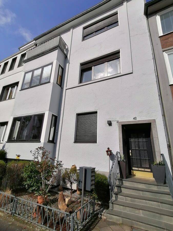 Provisionsfrei* SOFORT FREI! Rhein-nah - 2-Zm Penthouse Oberkassel - renoviert, Klimaanlage Einbauküche 55m² – Düsseldorf – Vorschaubild 3