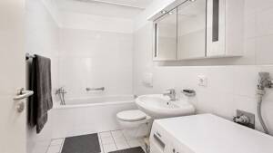 Bezugsfrei: 3-Zi. Wohnung mit 2 Bädern, Balkon, Stellplatz & Concierge-Service in Prenzlauer Berg – 10435 Berlin – Vorschaubild 9