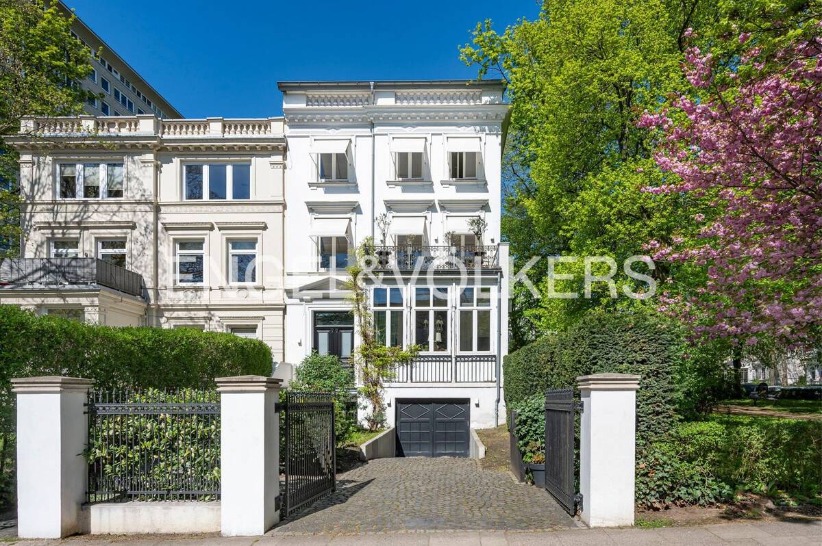 Stadtvilla mit besonderer Ausstrahlung. – 20146 Hamburg – Bild 1 von 9