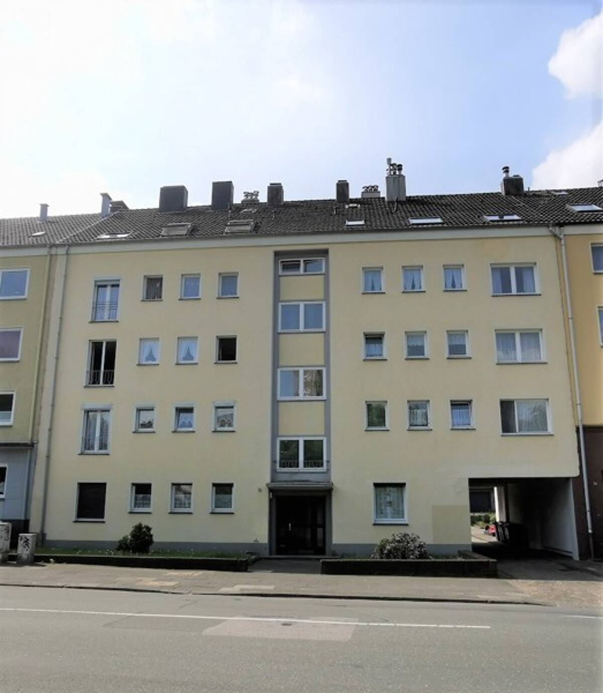 Frisch renovierte 3-Zi.-Whg. mit neuem Boden und sonnigem Balkon – 42285 Wuppertal – Bild 1 von 8