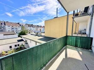 Neubau im Altbau - Kernsanierte 2-Zimmer-Wohnung mit Balkon und offenem Wohnbereich – 40476 Düsseldorf – Vorschaubild 4