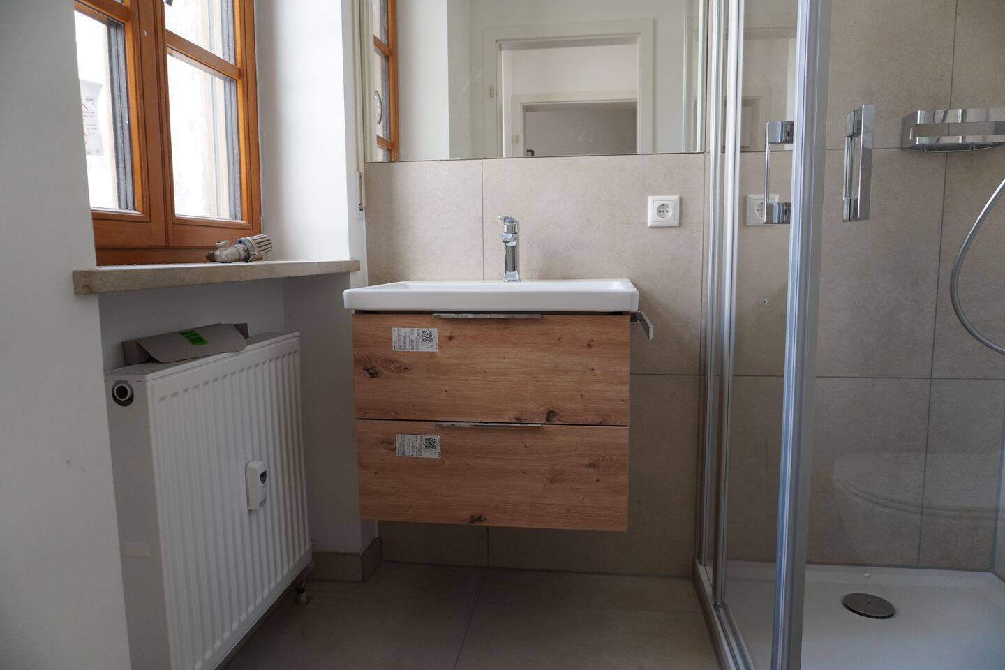 FRISCH SANIERT - Wohnen mit Terrasse am Bismarckplatz – 2-Zimmer-Wohnung mit Einbauküche - Wohnung 13 – Regensburg – Vorschaubild 4